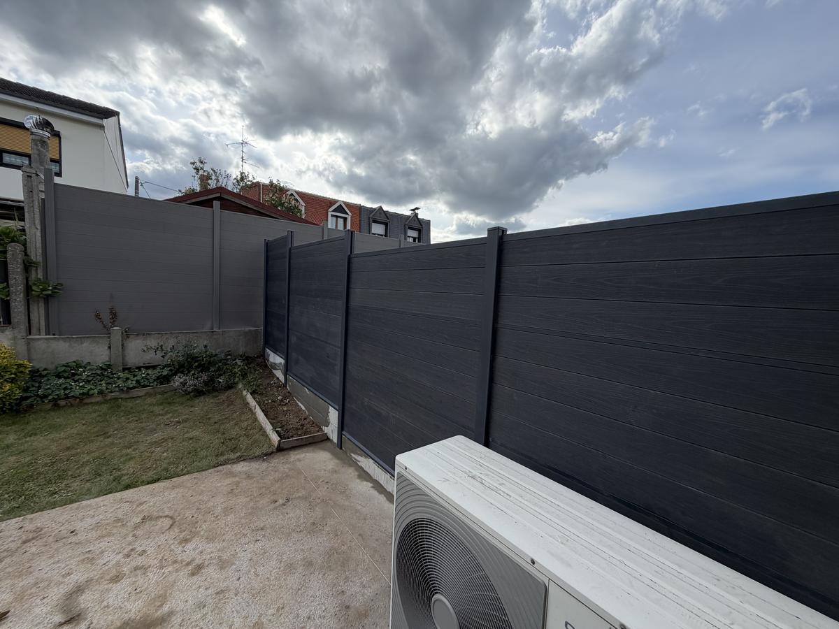 Clôture composite anthracite Arras – Hpaysage