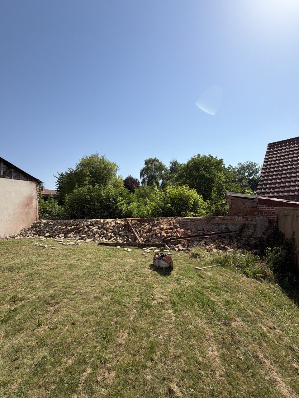 Évacuation des gravats après dépose du mur à Athies – Hpaysage