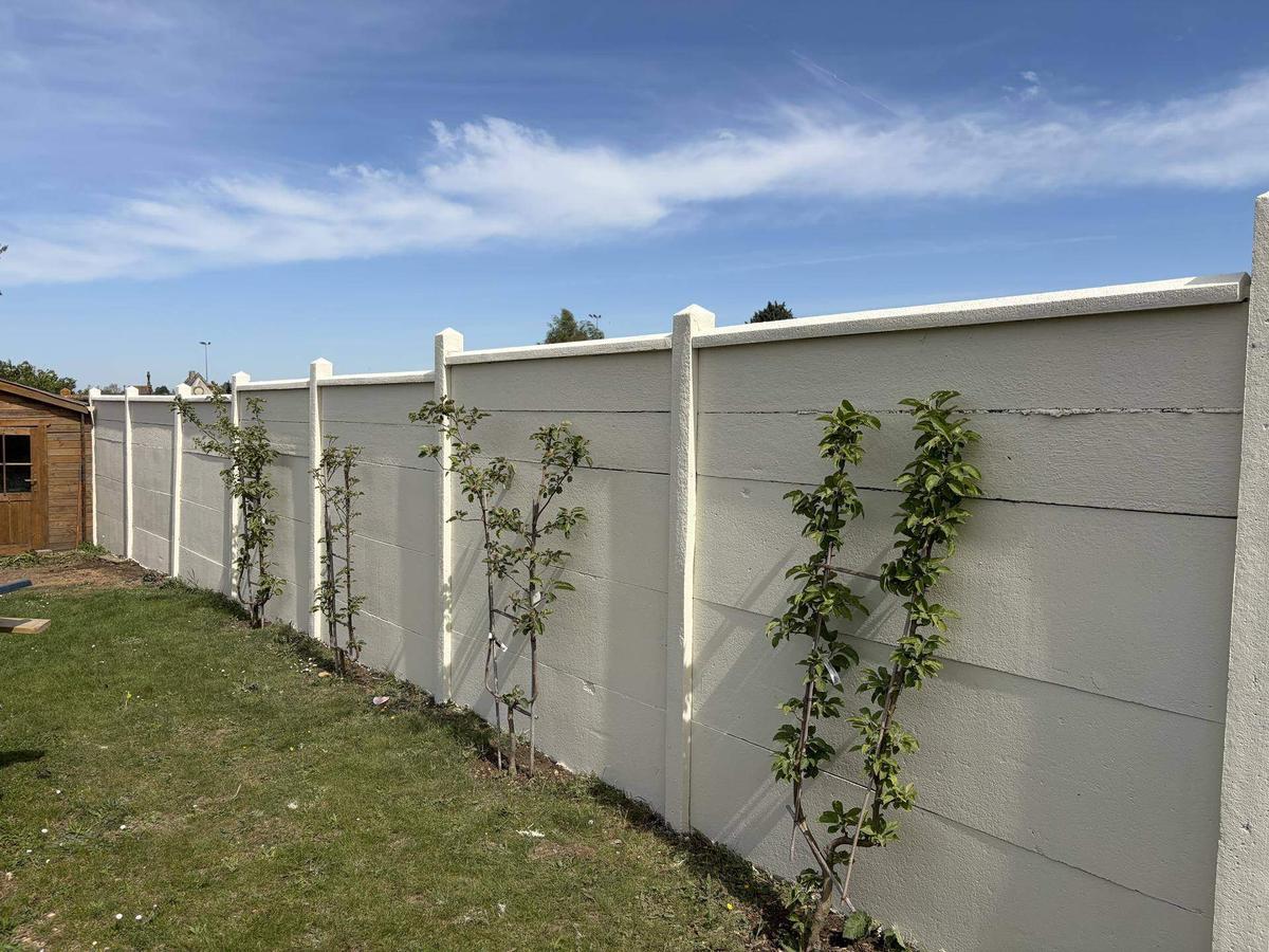 Clôture béton blanche – Hpaysage