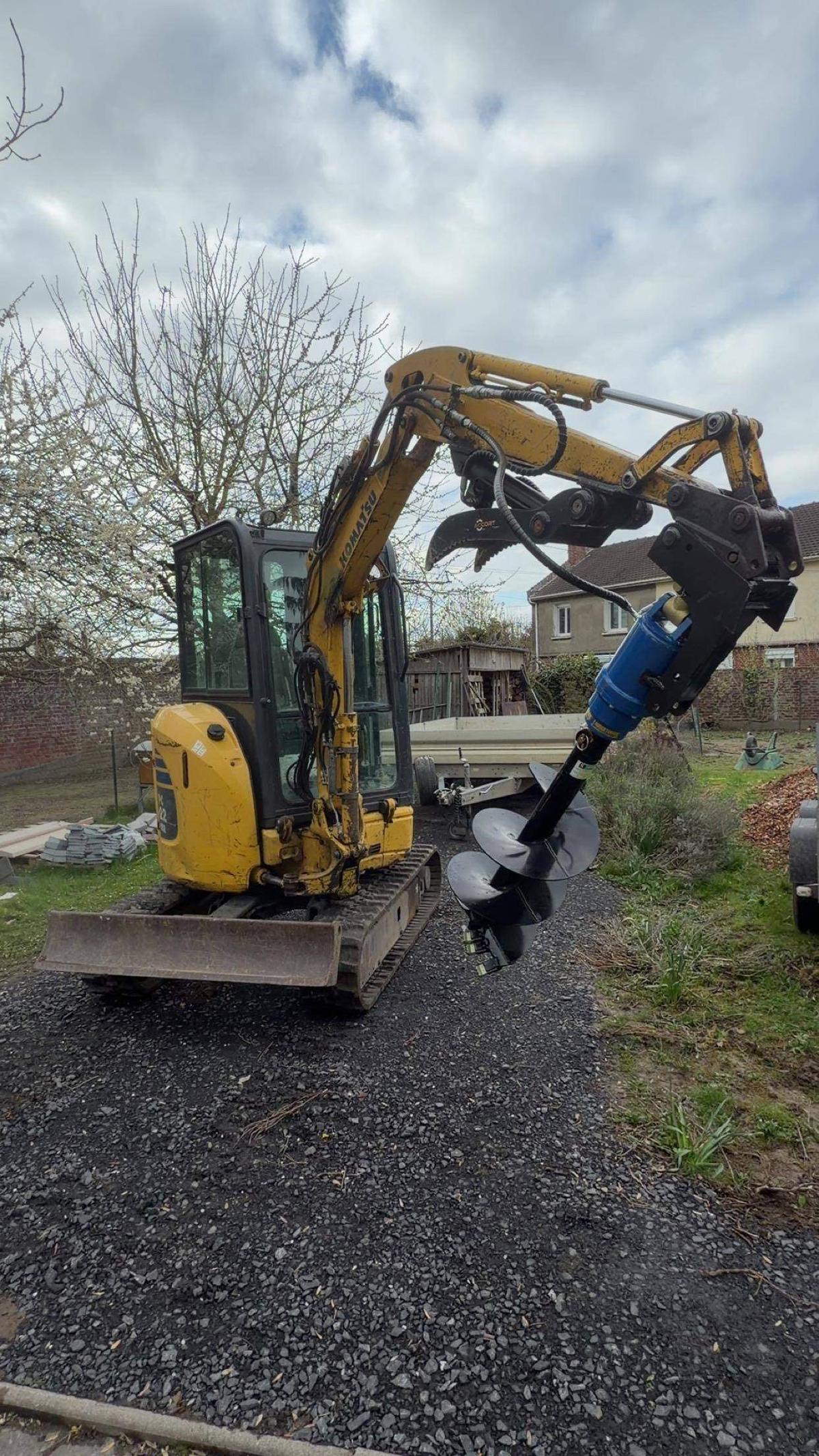 Mini-pelle Hpaysage chantier Arras