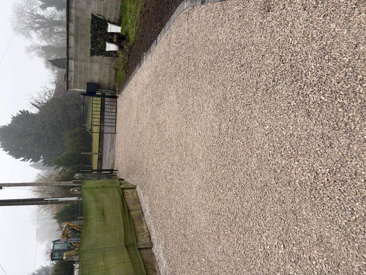 Accès gravillonné portail Arras – Hpaysage