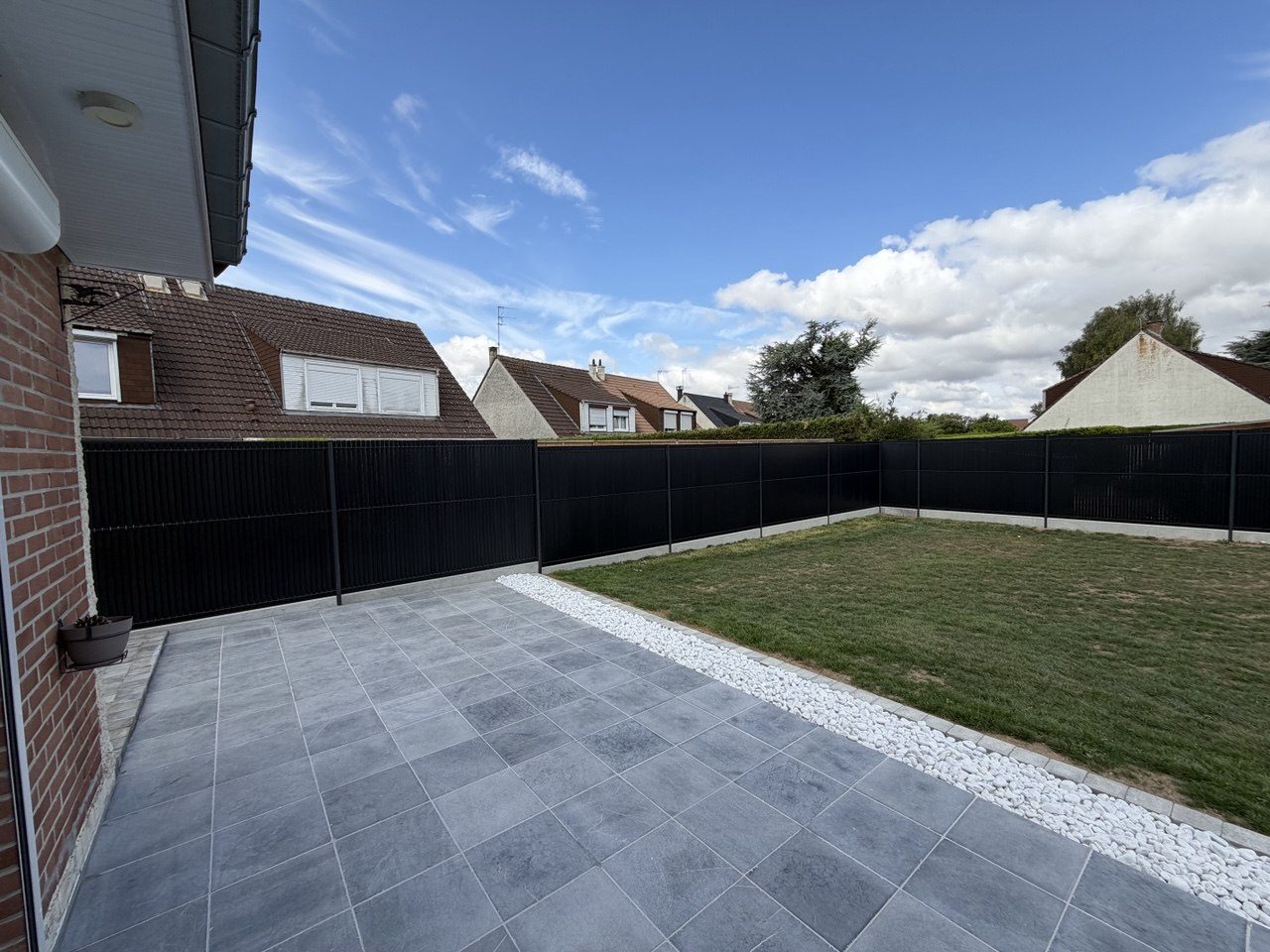 Terrasse dallage grande surface Arras – Hpaysage
